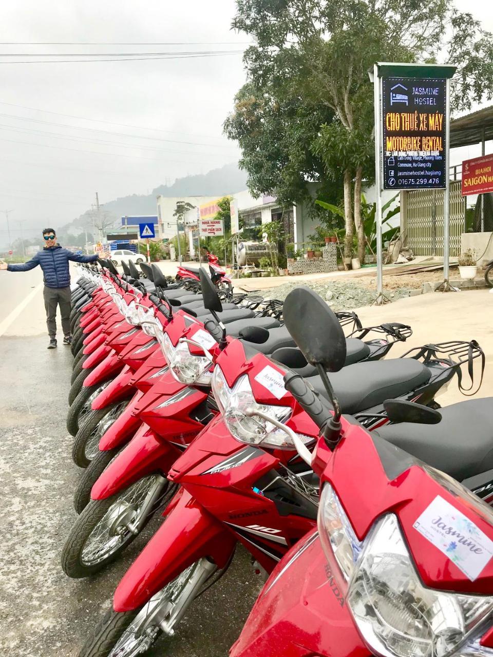 Jasmine Hostel And Motorbike Tours Ha Giang Bagian luar foto